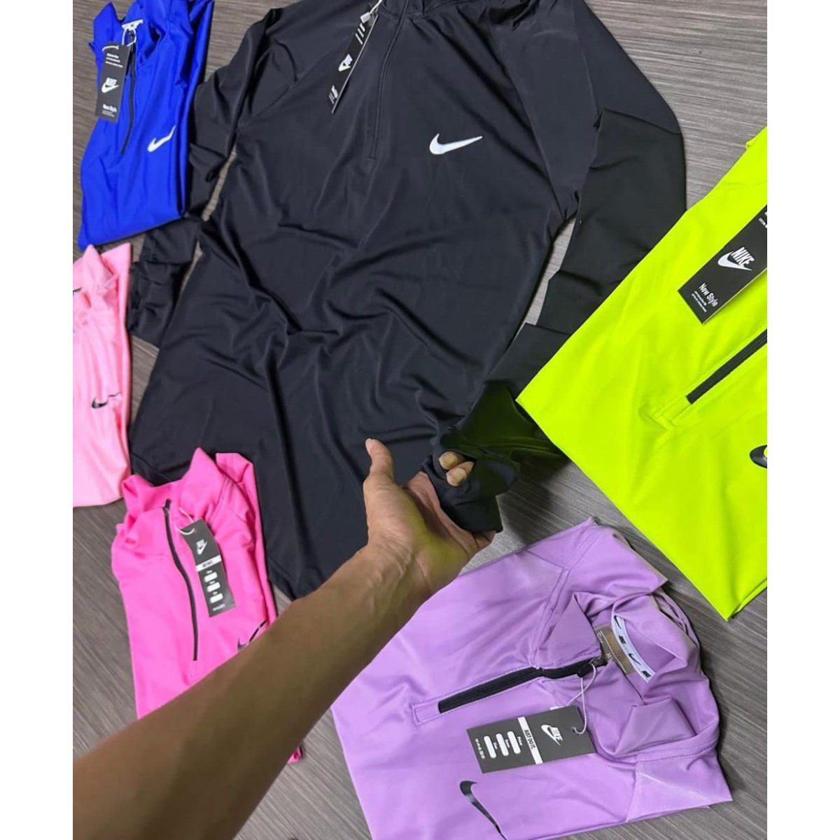 Women's Imported Half-Zip Base Layer - طبقة أساسية نصف سحّاب حريمي مستوردة