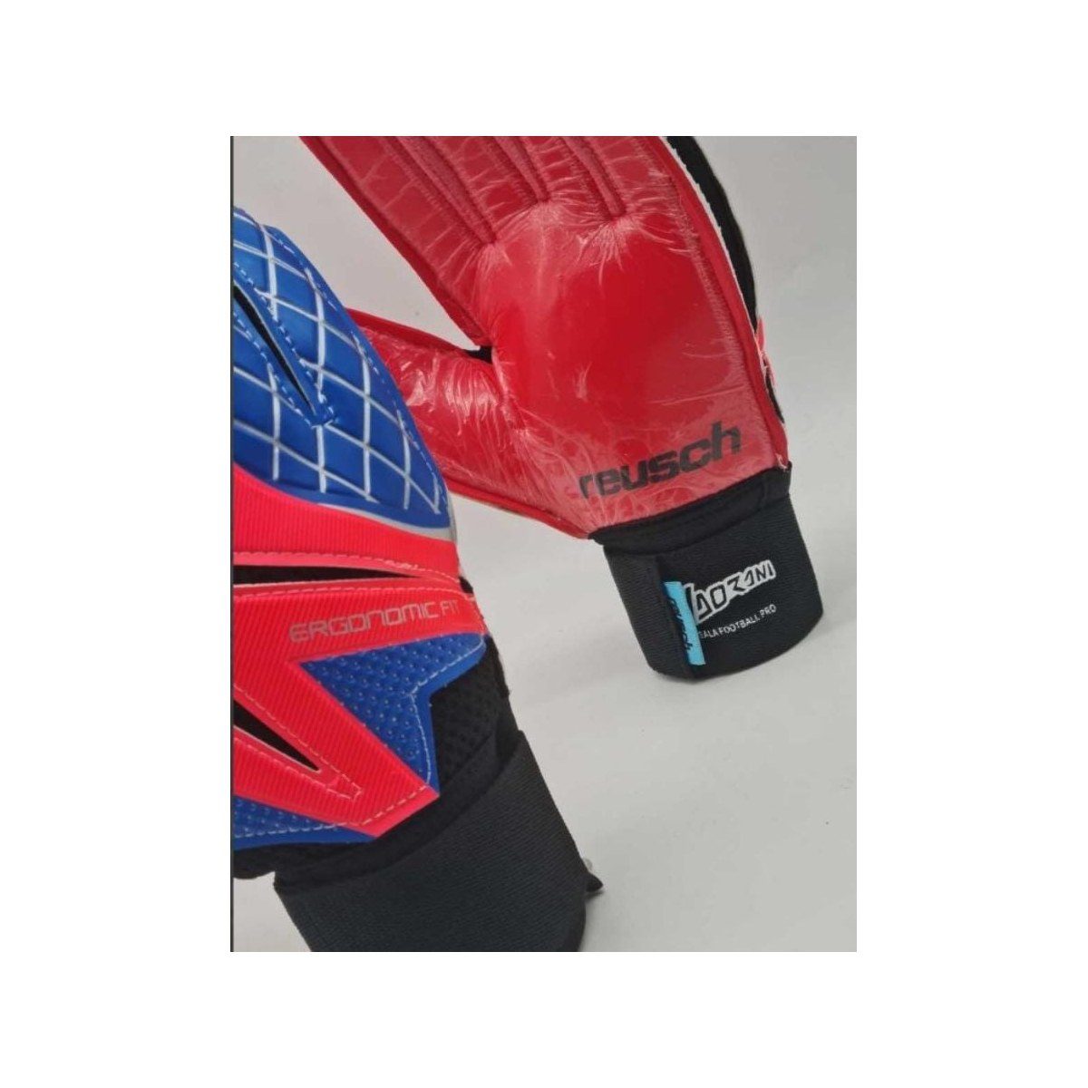 Goalkeeper Gloves (Grip) - قفازحارس مرمى